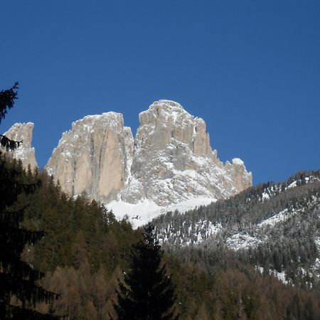 Hotel Garni Festil Campitello di Fassa Esterno foto