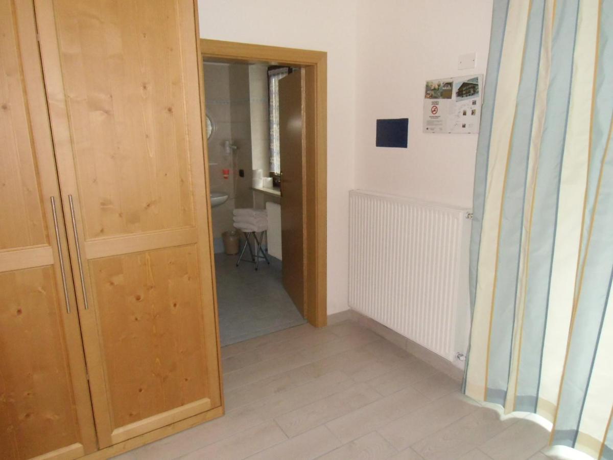 Hotel Garni Festil Campitello di Fassa Esterno foto