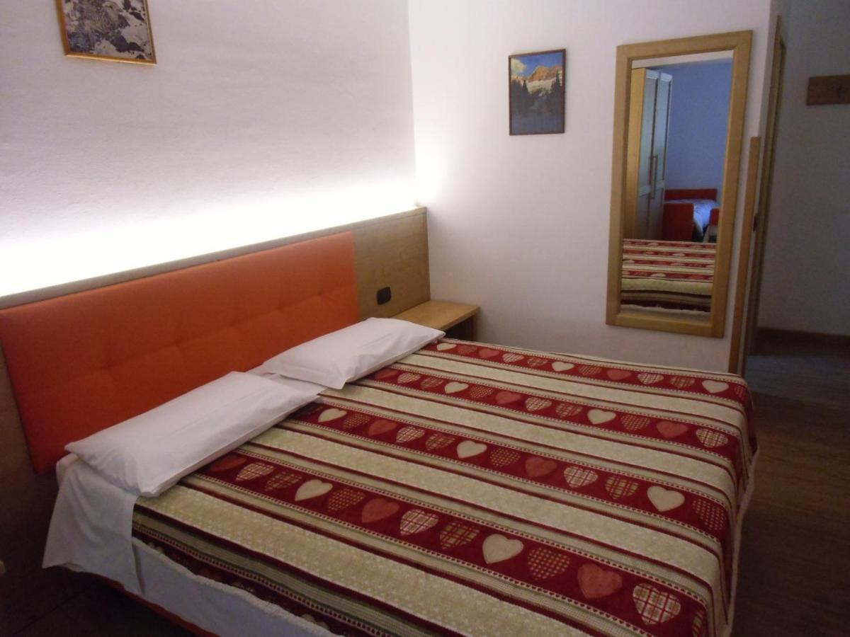 Hotel Garni Festil Campitello di Fassa Esterno foto