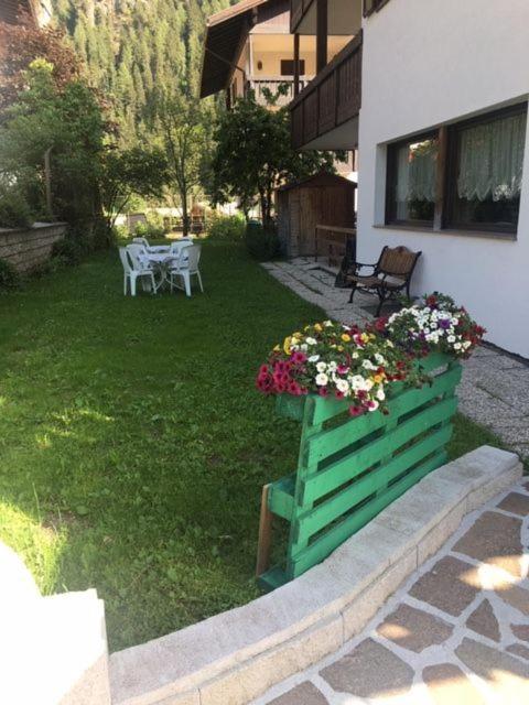 Hotel Garni Festil Campitello di Fassa Esterno foto