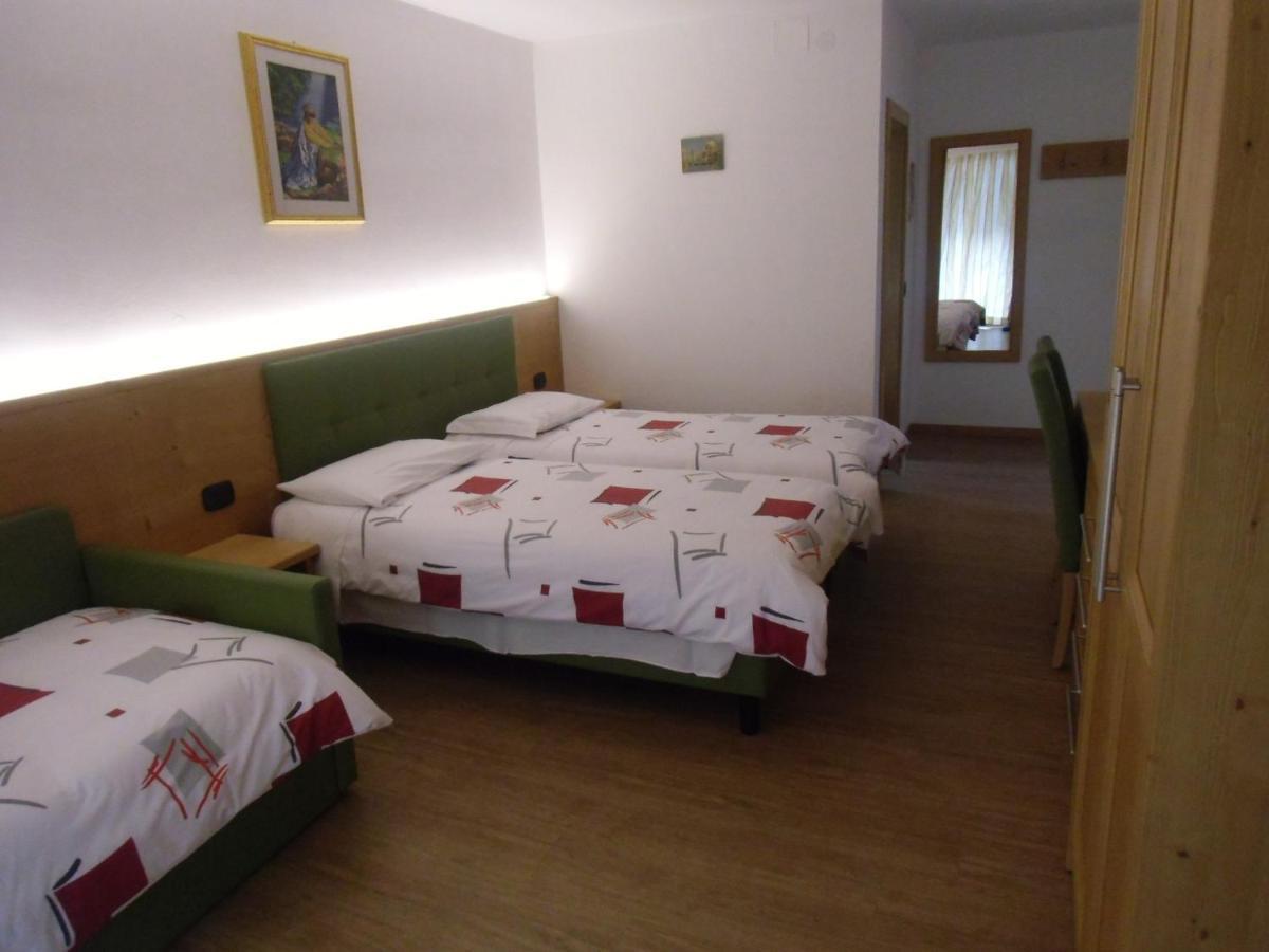 Hotel Garni Festil Campitello di Fassa Esterno foto