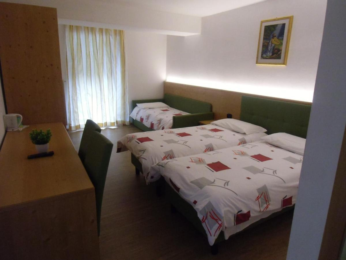 Hotel Garni Festil Campitello di Fassa Esterno foto