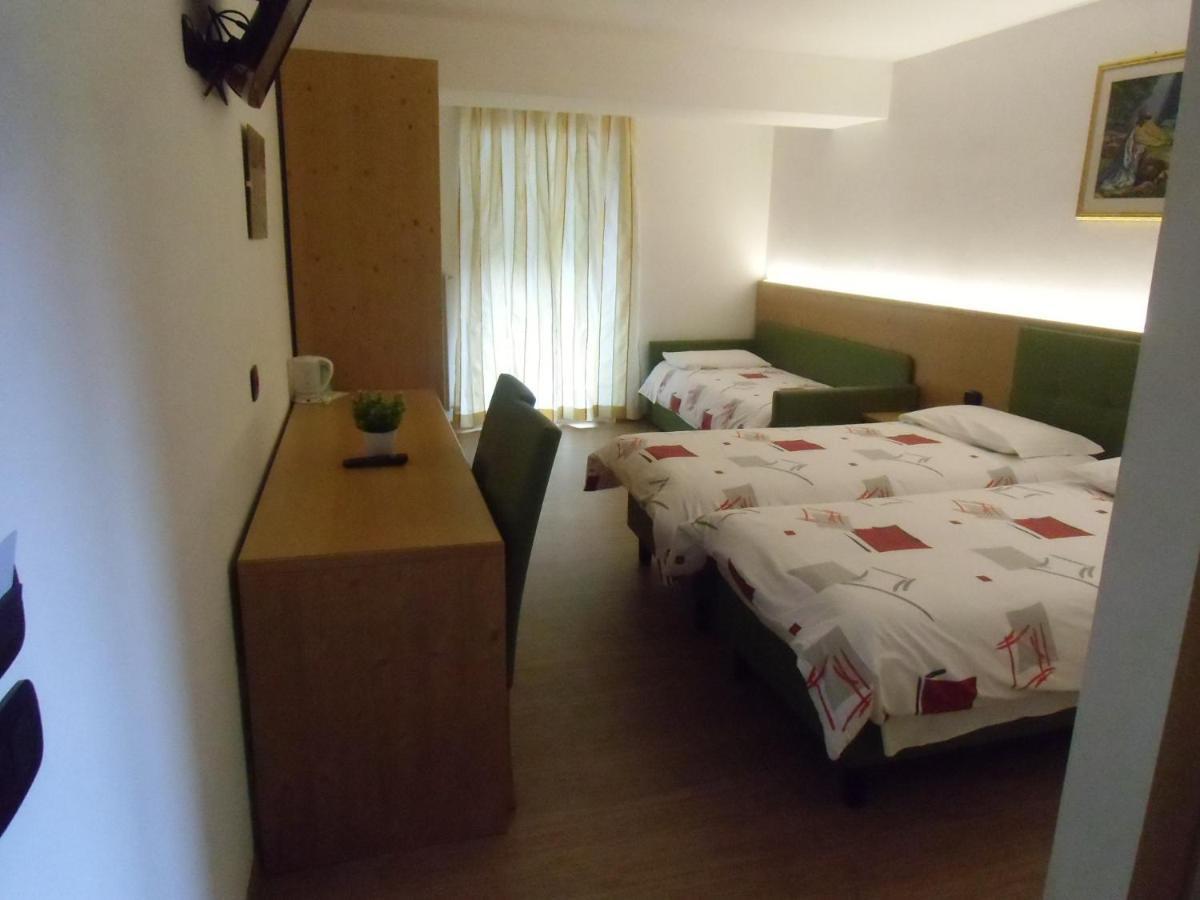 Hotel Garni Festil Campitello di Fassa Esterno foto