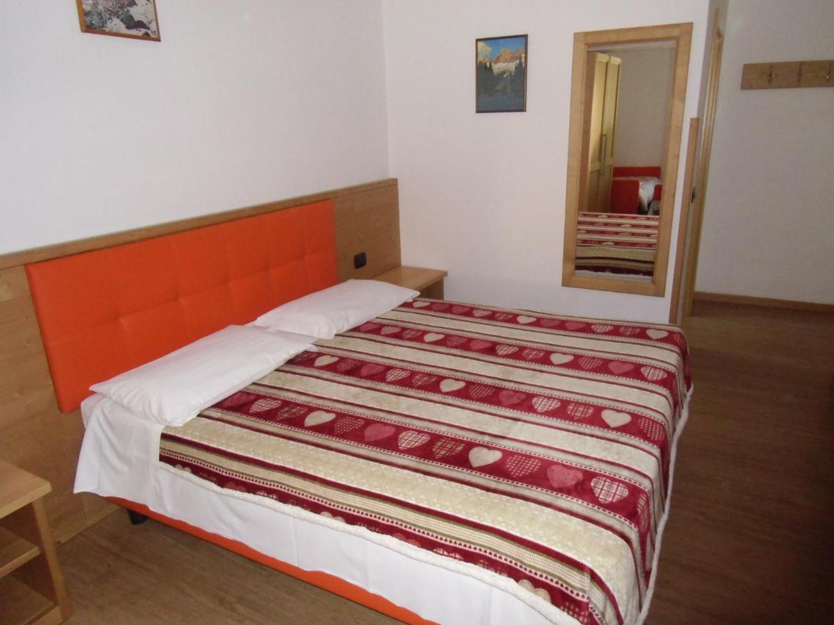 Hotel Garni Festil Campitello di Fassa Esterno foto