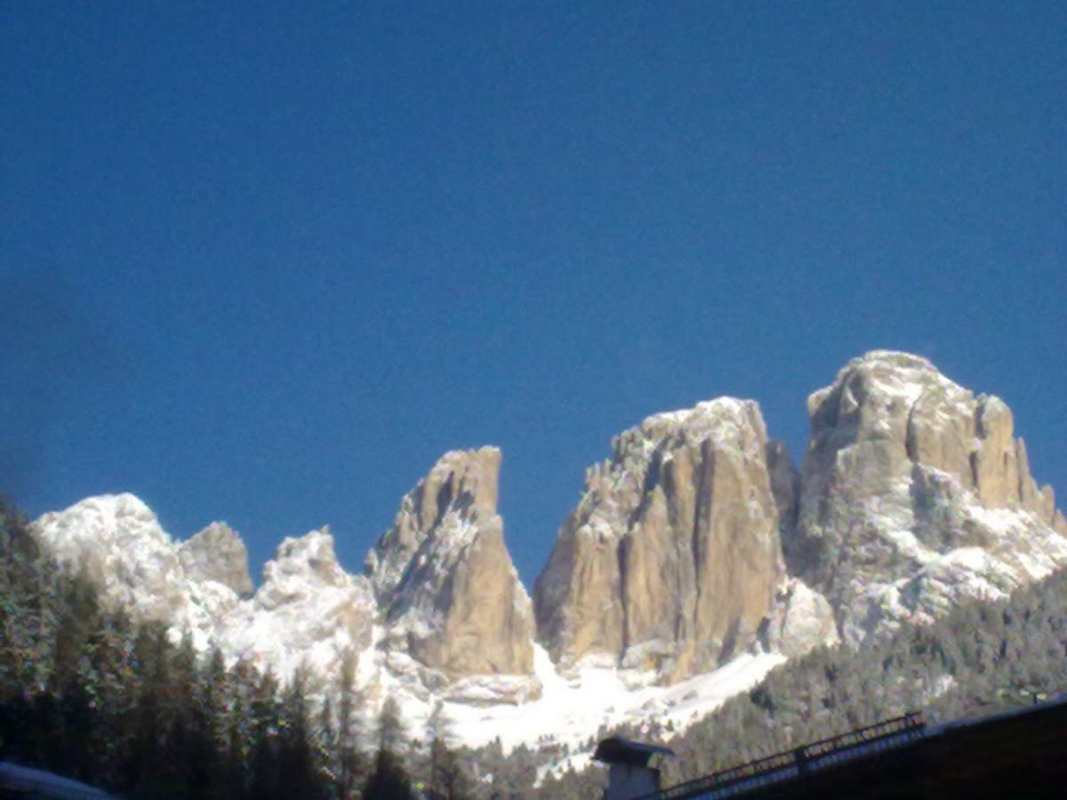 Hotel Garni Festil Campitello di Fassa Esterno foto