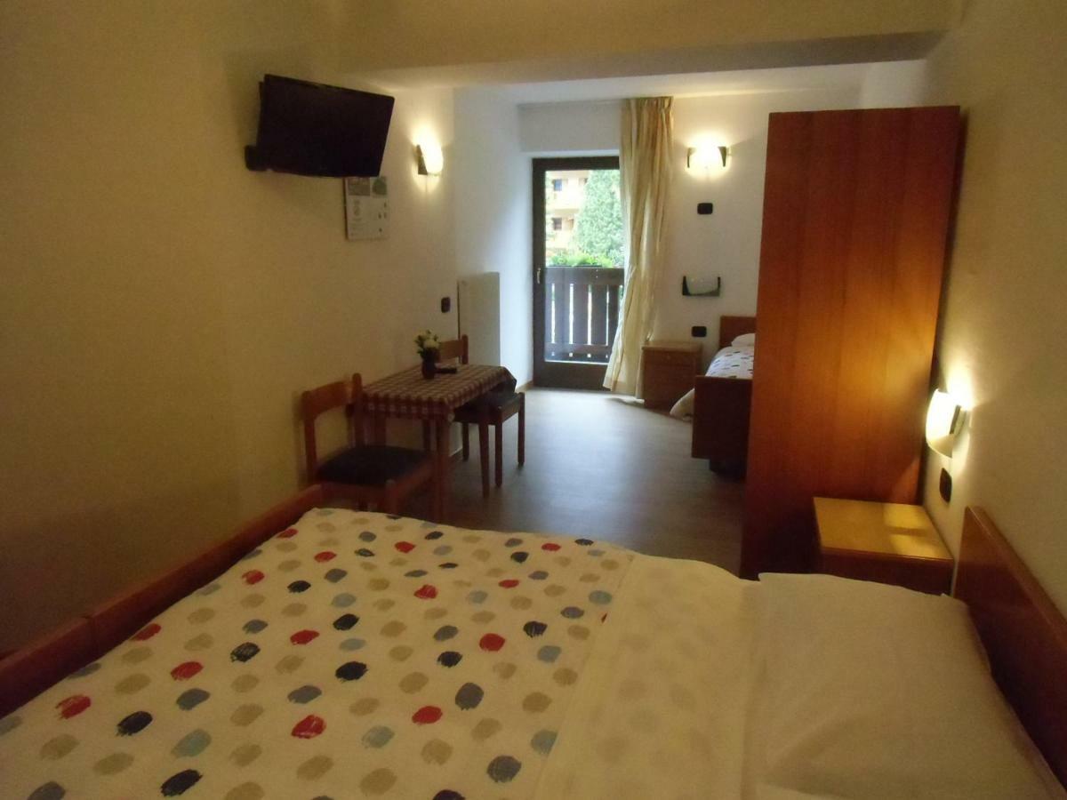 Hotel Garni Festil Campitello di Fassa Esterno foto