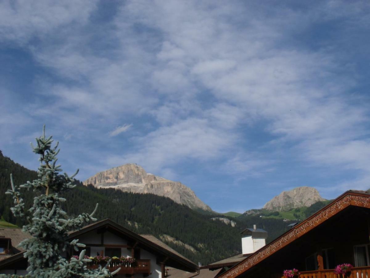 Hotel Garni Festil Campitello di Fassa Esterno foto