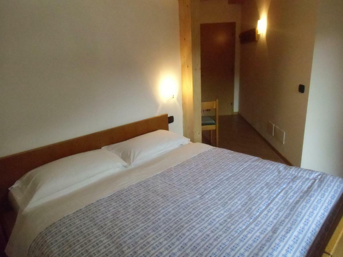 Hotel Garni Festil Campitello di Fassa Esterno foto