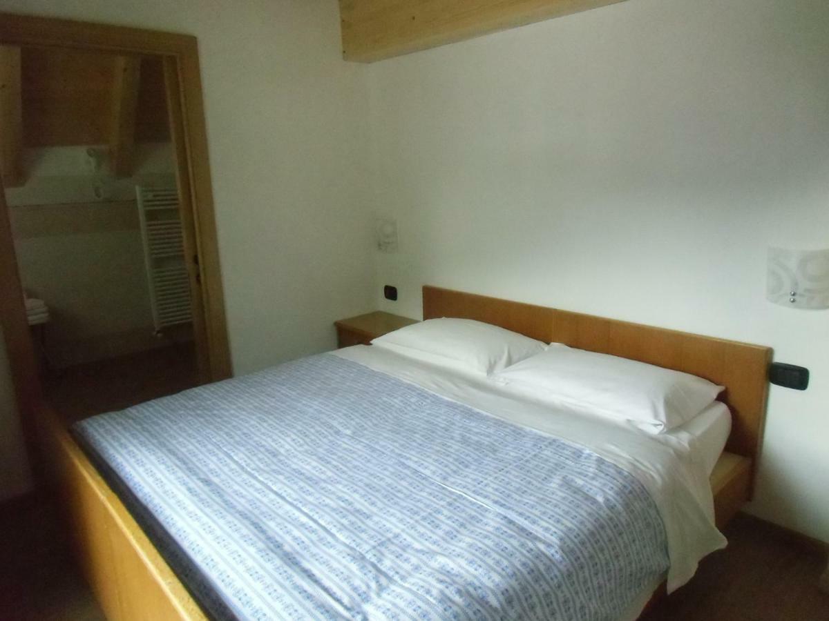 Hotel Garni Festil Campitello di Fassa Esterno foto