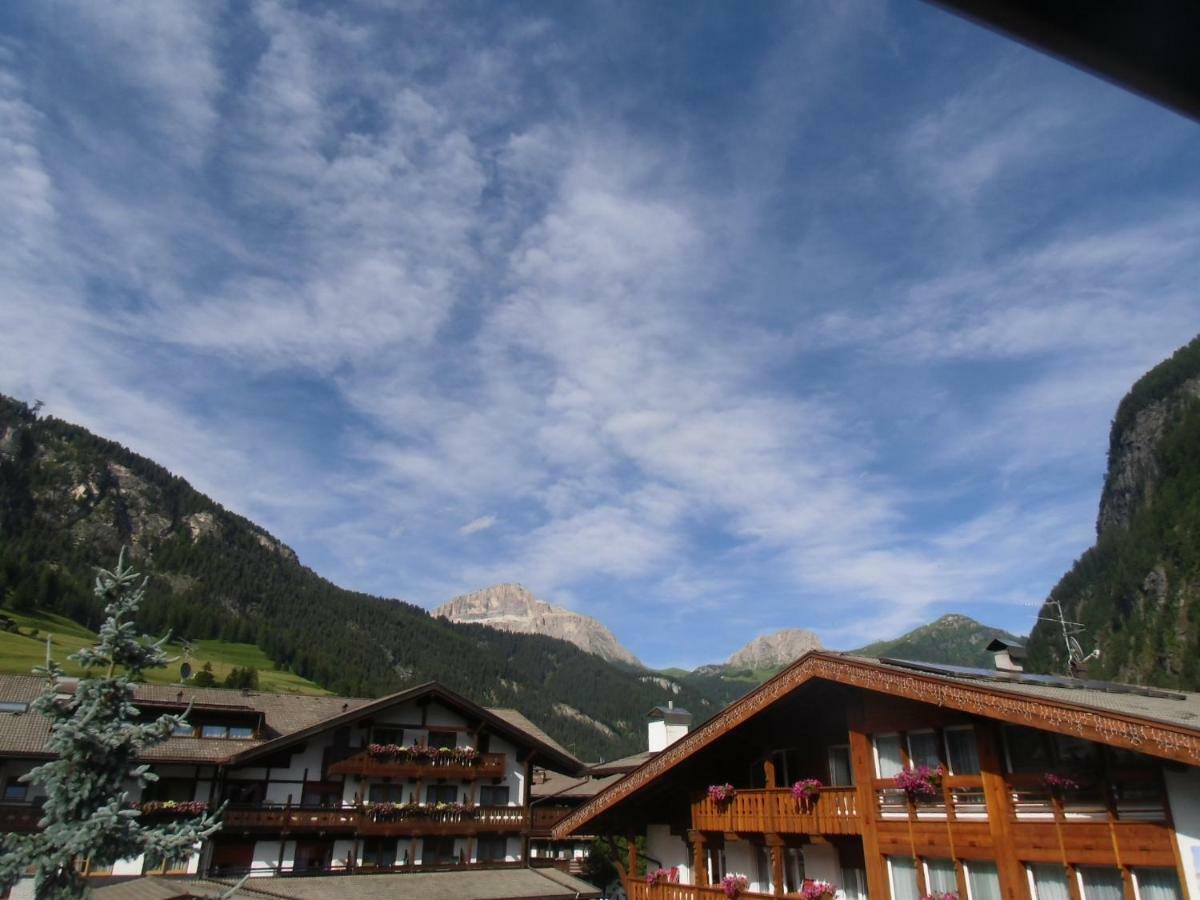 Hotel Garni Festil Campitello di Fassa Esterno foto