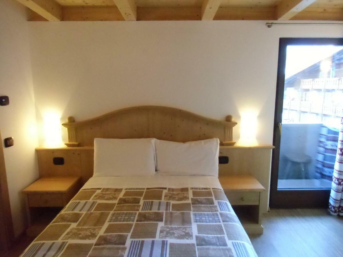 Hotel Garni Festil Campitello di Fassa Esterno foto