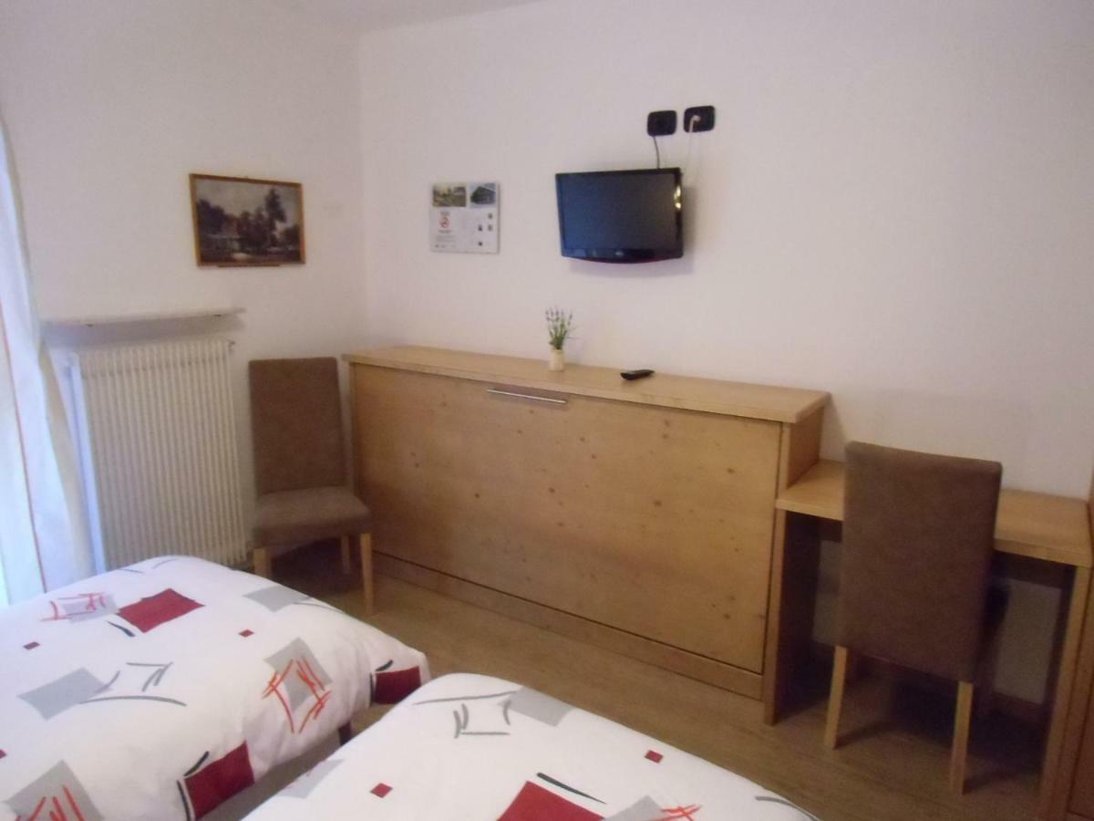 Hotel Garni Festil Campitello di Fassa Esterno foto