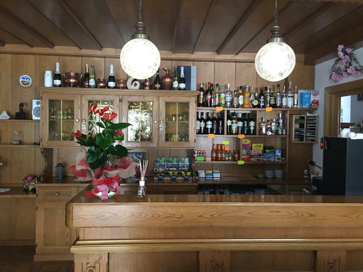 Hotel Garni Festil Campitello di Fassa Esterno foto