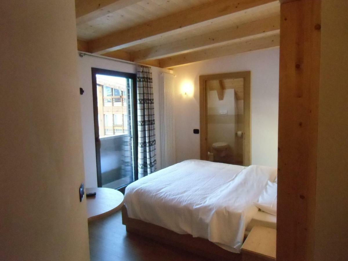 Hotel Garni Festil Campitello di Fassa Esterno foto